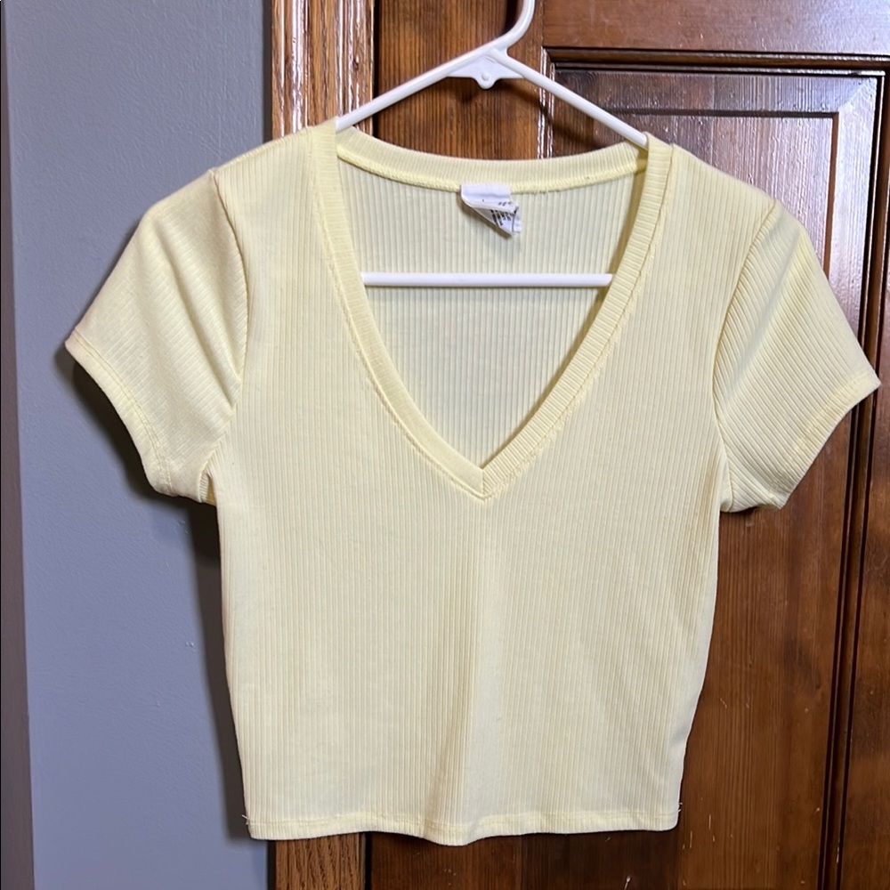*Yellow V-Neck Ribbed Crop Top